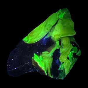 Amethyst Uranium Infused Art Glass Cullet‎ Glowing Manganese Slag Glass #4GX270